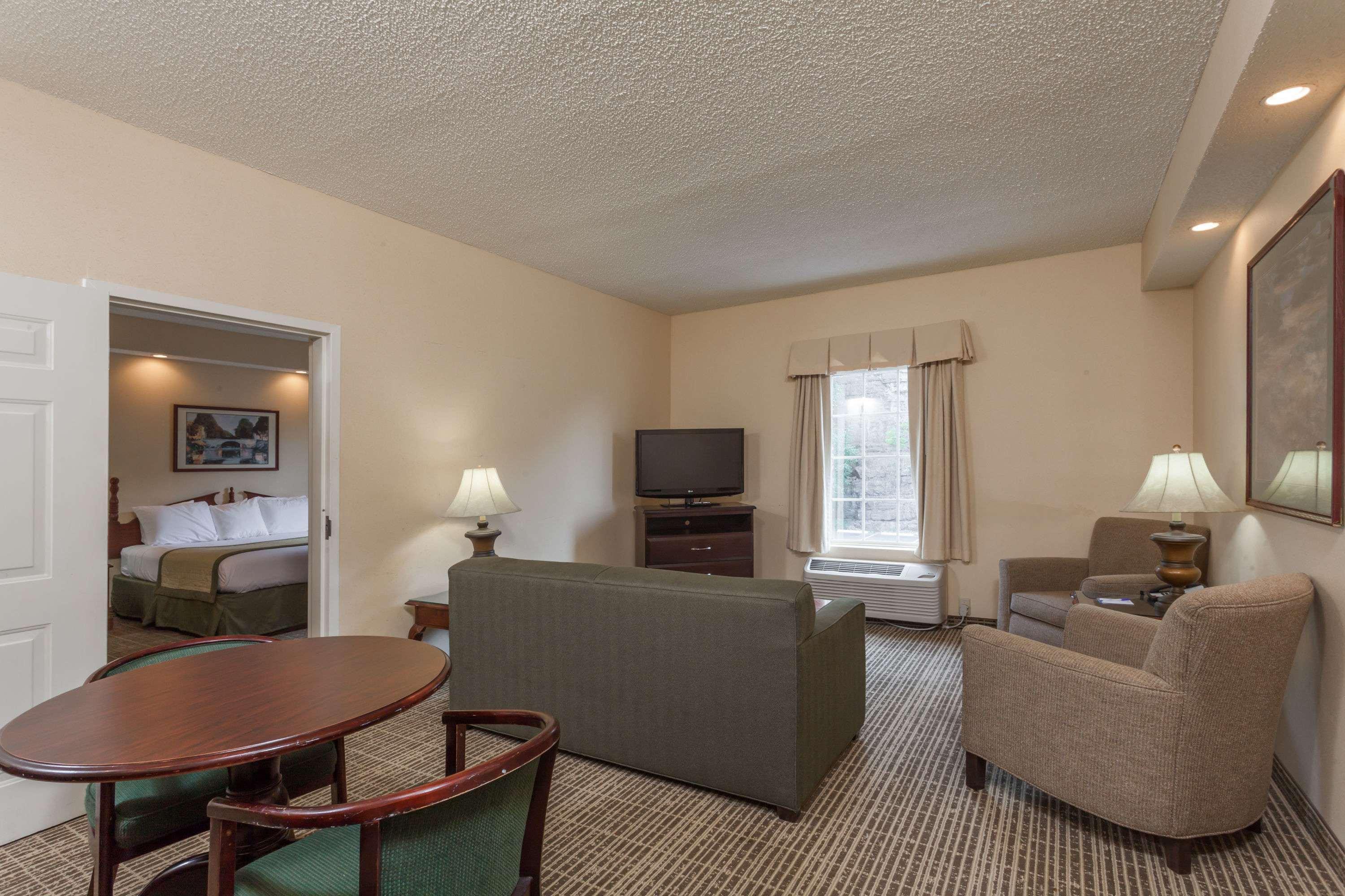 Hotel Baymont By Wyndham Columbia Maury Esterno foto