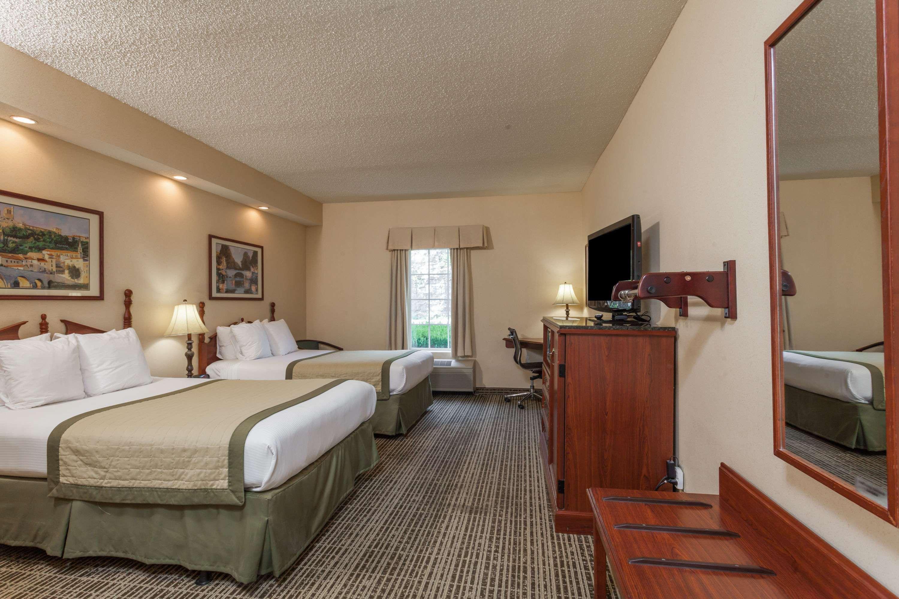 Hotel Baymont By Wyndham Columbia Maury Esterno foto