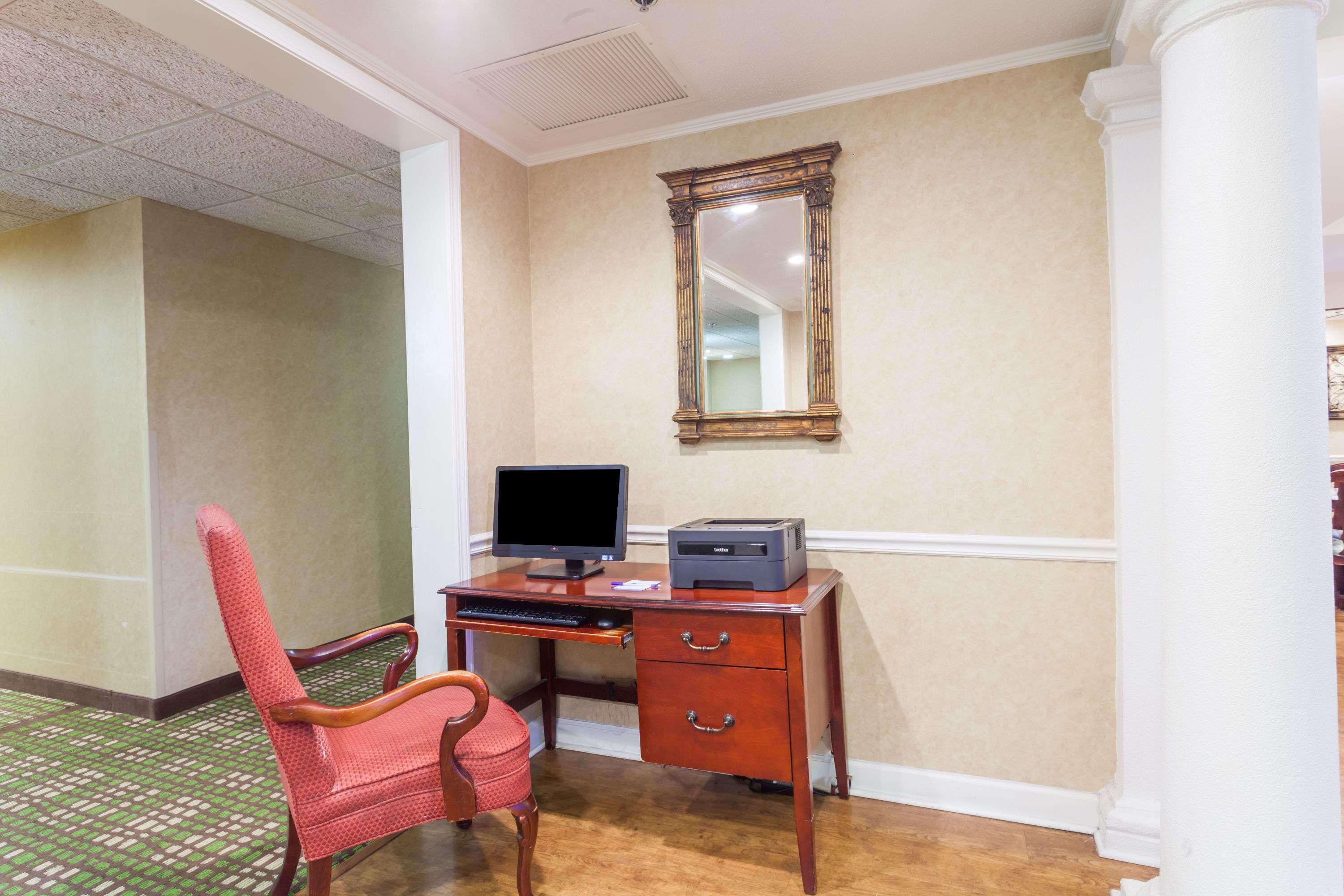 Hotel Baymont By Wyndham Columbia Maury Esterno foto