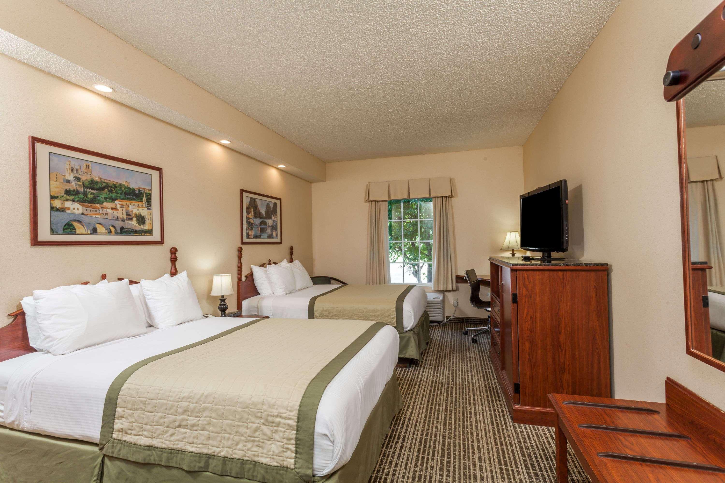 Hotel Baymont By Wyndham Columbia Maury Esterno foto