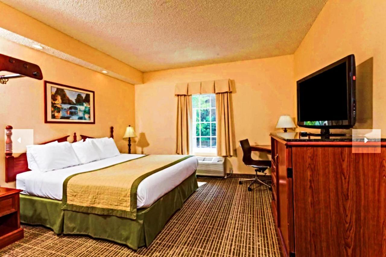 Hotel Baymont By Wyndham Columbia Maury Esterno foto